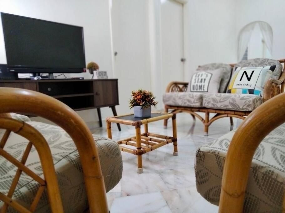 Holiday home Homey 9pax 3br Mrt Tmn Suntex I Homebrickz *